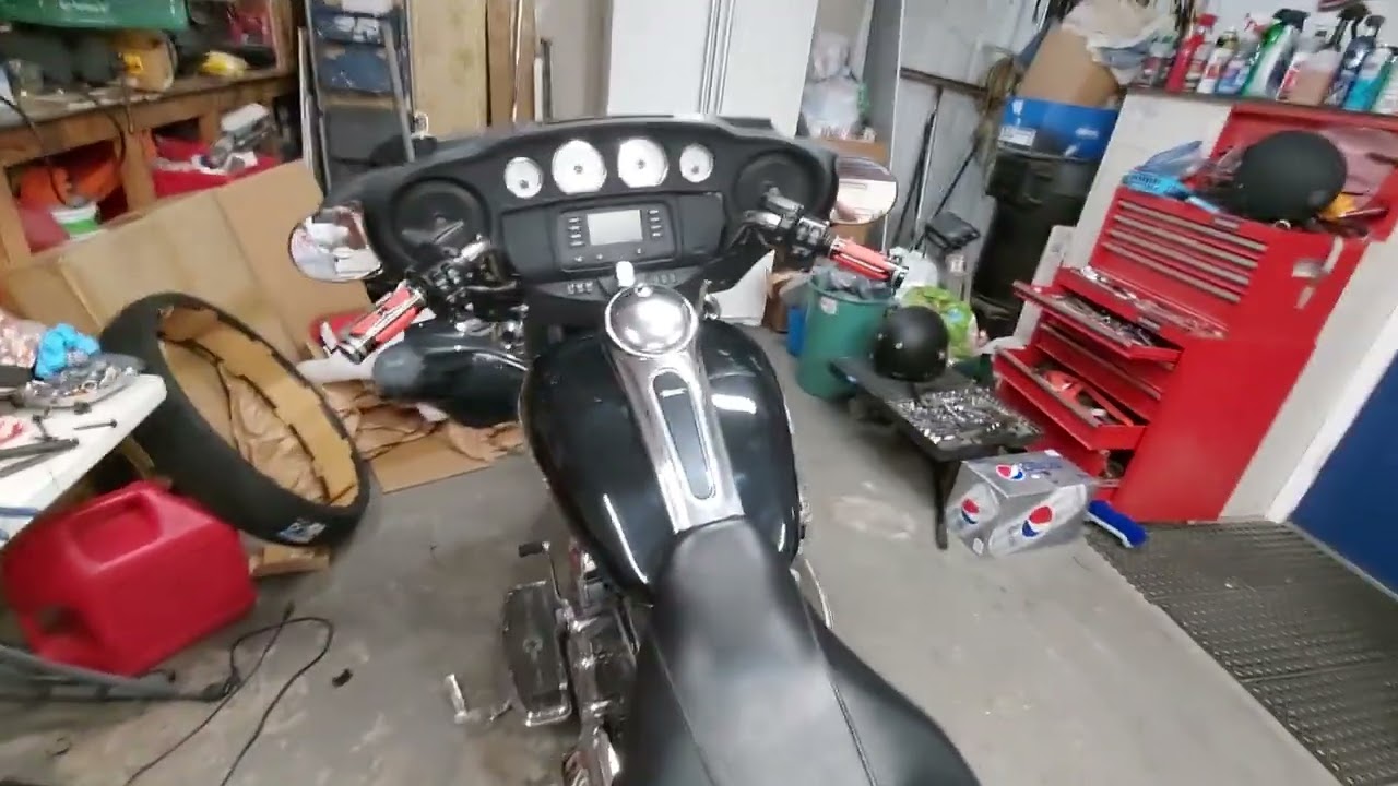 2014 Harley-Davidson Street Glide No power when you turn on the key. try this fix