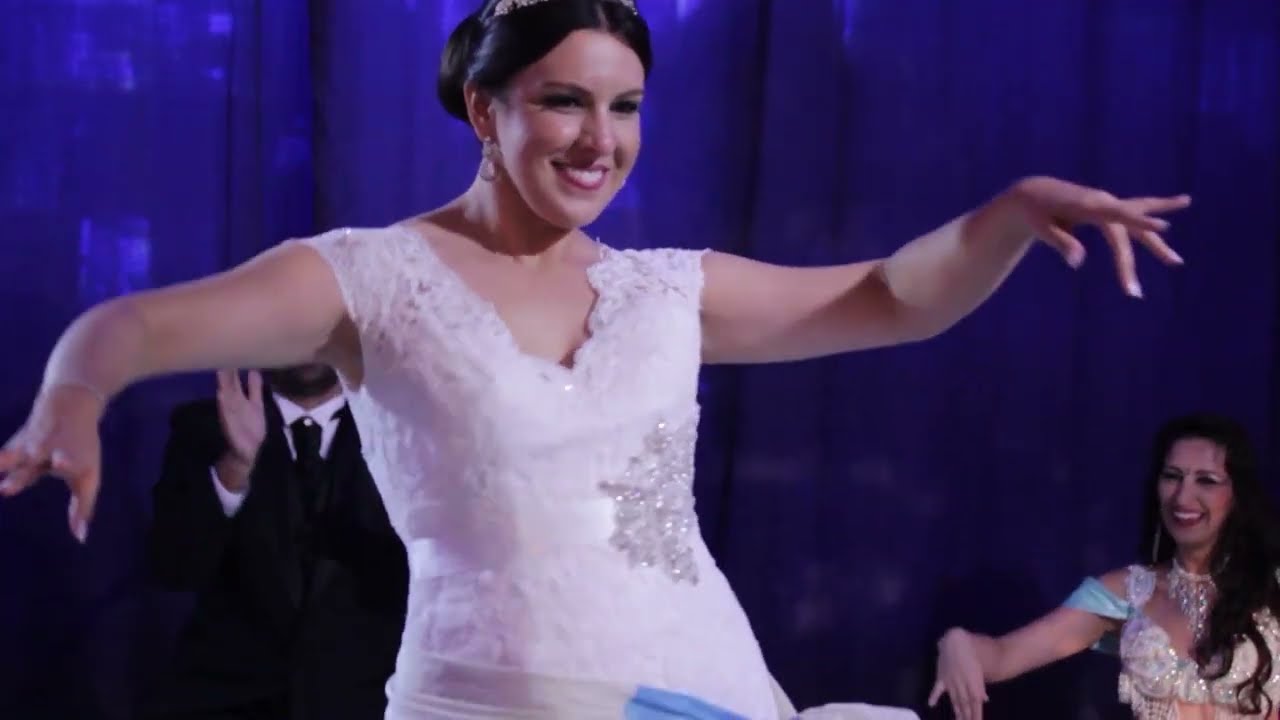 Dança do ventre e sagrado feminino com Ju Marconato emocionante participação no casamento Marilia