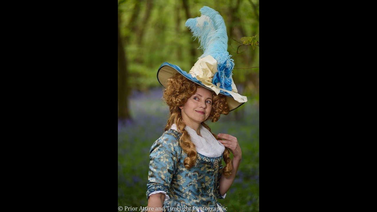 Dressing up in 1780s robe a l'anglaise