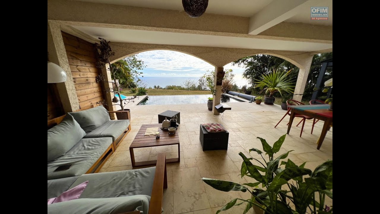 A vendre une séduisante villa T5 avec piscine au sel, Avirons île de la Réunion par OFIM