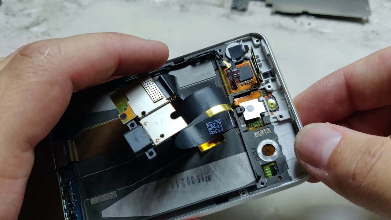 Xiaomi MI5 / Побитый жизнью. Разборка и замена модуля