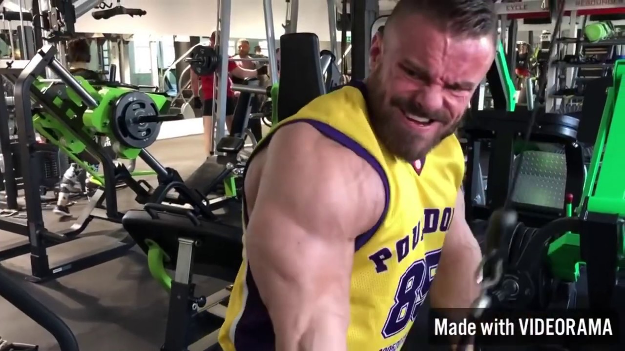 Uwaga!  Jeśli chcesz mieć ogromne barki i triceps musisz to zobaczyć!!!  Karol Małecki