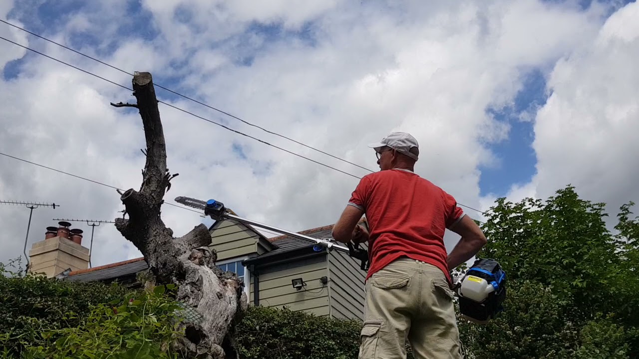 SGS ENGINEERING GPM 501 MULTI TOOL.....USING THE CHAINSAW ATTACHMENT. PRETTY GOOD.