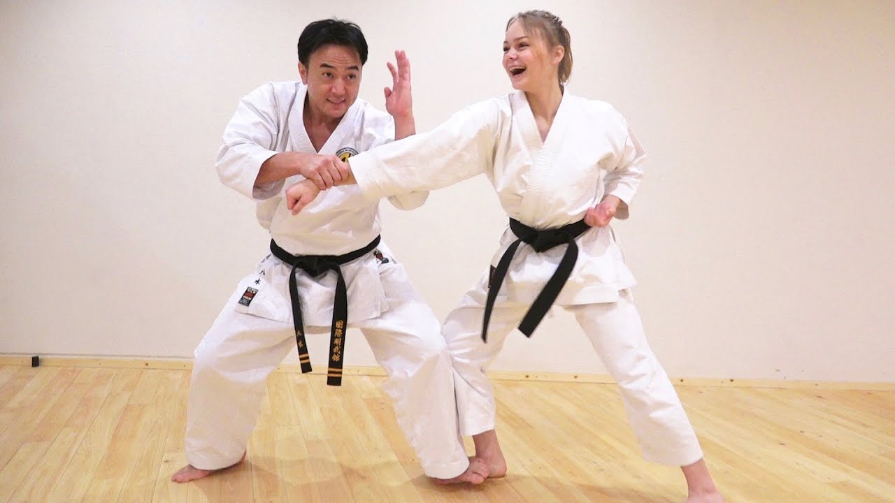 EAGLE  CLAWS? Amazing foot technique by KARATE MASTER 鳥のように獲物を掴め！沖縄空手の足指テクニックが凄い