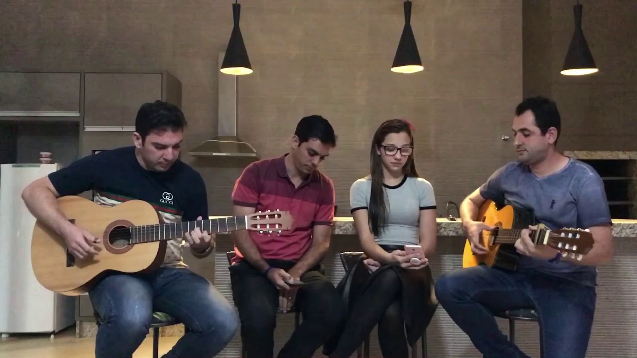 Hino 211 - André e Lara Alcântara