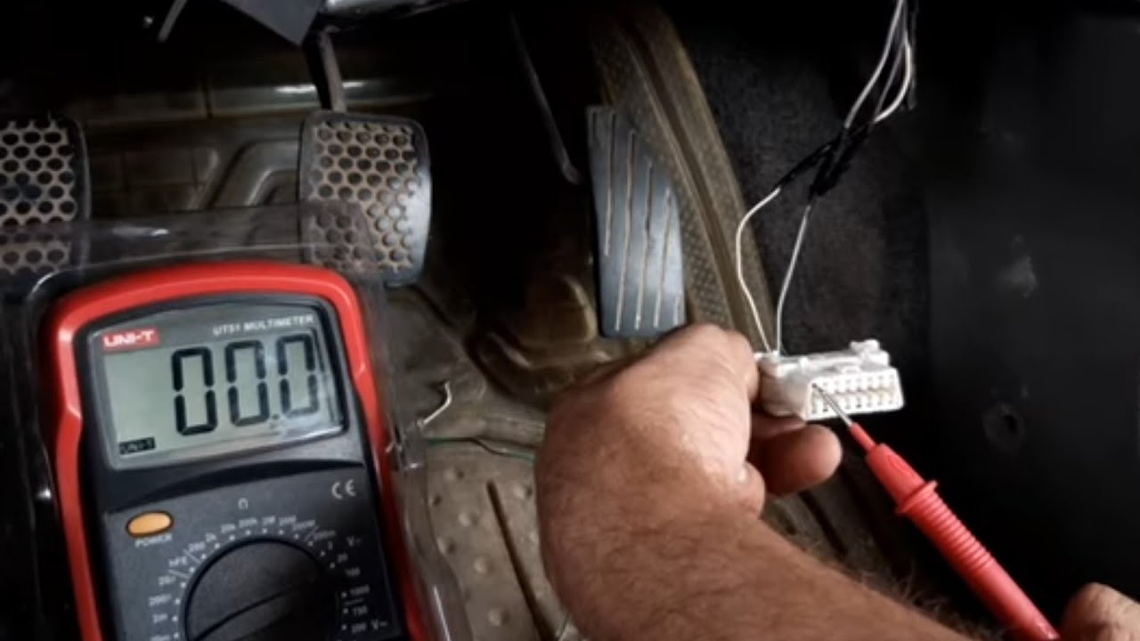 Suzuki cultus EFI 2010 Engine check light on code p0115 And OBD2 adapter fitting problem solution no