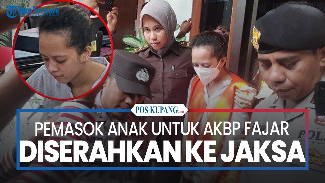 Tersangka Pemasok Anak Untuk AKBP Fajar Tiba di Kejari Kupang