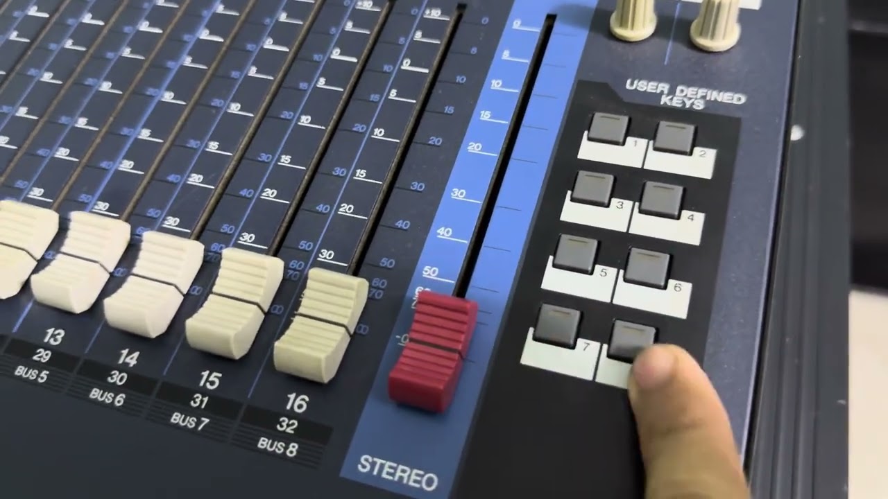 Tiếp tục với Mixer Yamaha 01v96 VCM  Zalo:0867505079