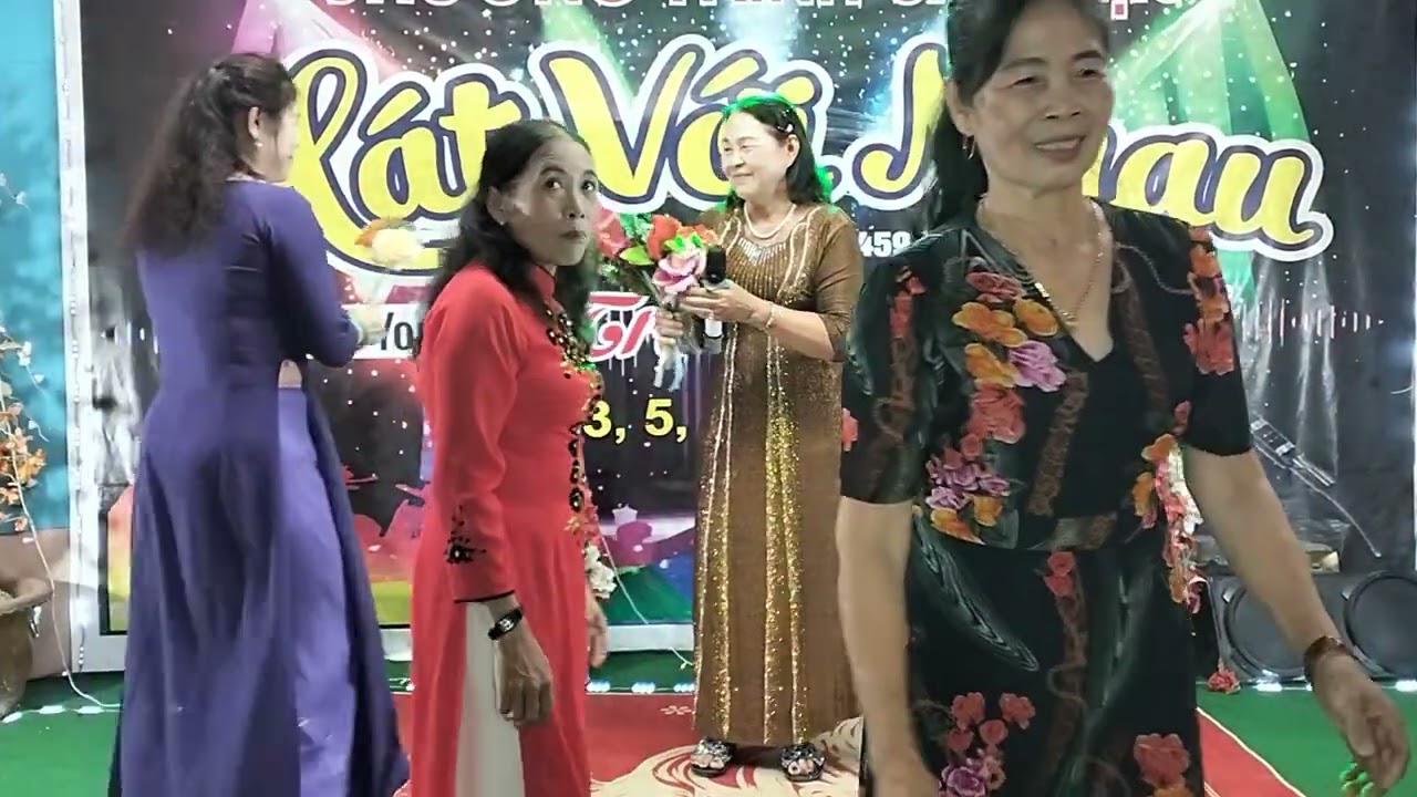Hoa Trinh nữ st trần thiện thanh trình bày chị chín hát với nhau tại Trà sữa bảo bối phạm kiệt 