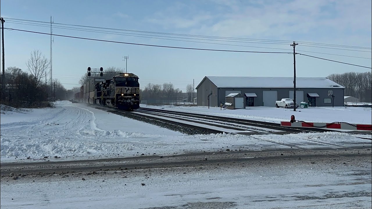 Eastbound NS intermodal 26X