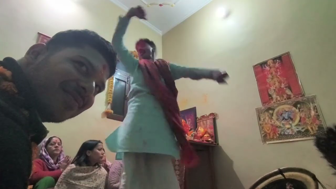 छोटे बच्चे पर हुई  माता अवतार खोला पूरा रास्ता हल्द्वानी विठोरिया जागर