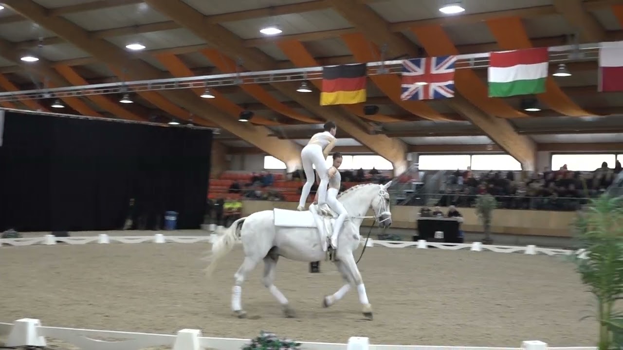 Arne Heers and Mia Bury freestyle