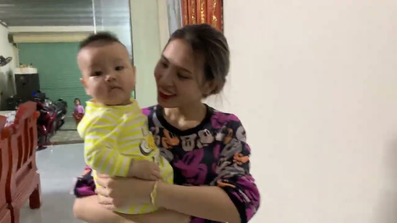 Đức Toại Đưa Bom Bún Lên Cân Xem Ai Nặng Hơn Cực Hài