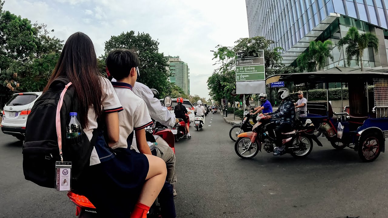 EP 217: Everyday motorcycle ride in Phnom Penh, Cambodia, 4K/60p