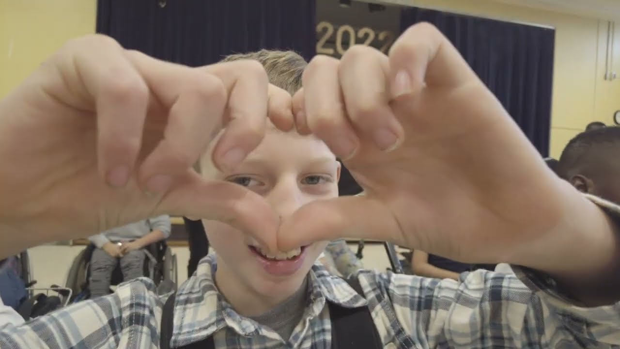 Les doigts en coeur École Victor-Doré CSSDM