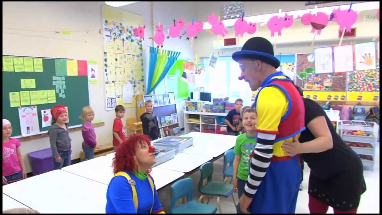 Les Clowns Clopin Lanouille et Monsieur Nono (DVD-Extrait1).wmv
