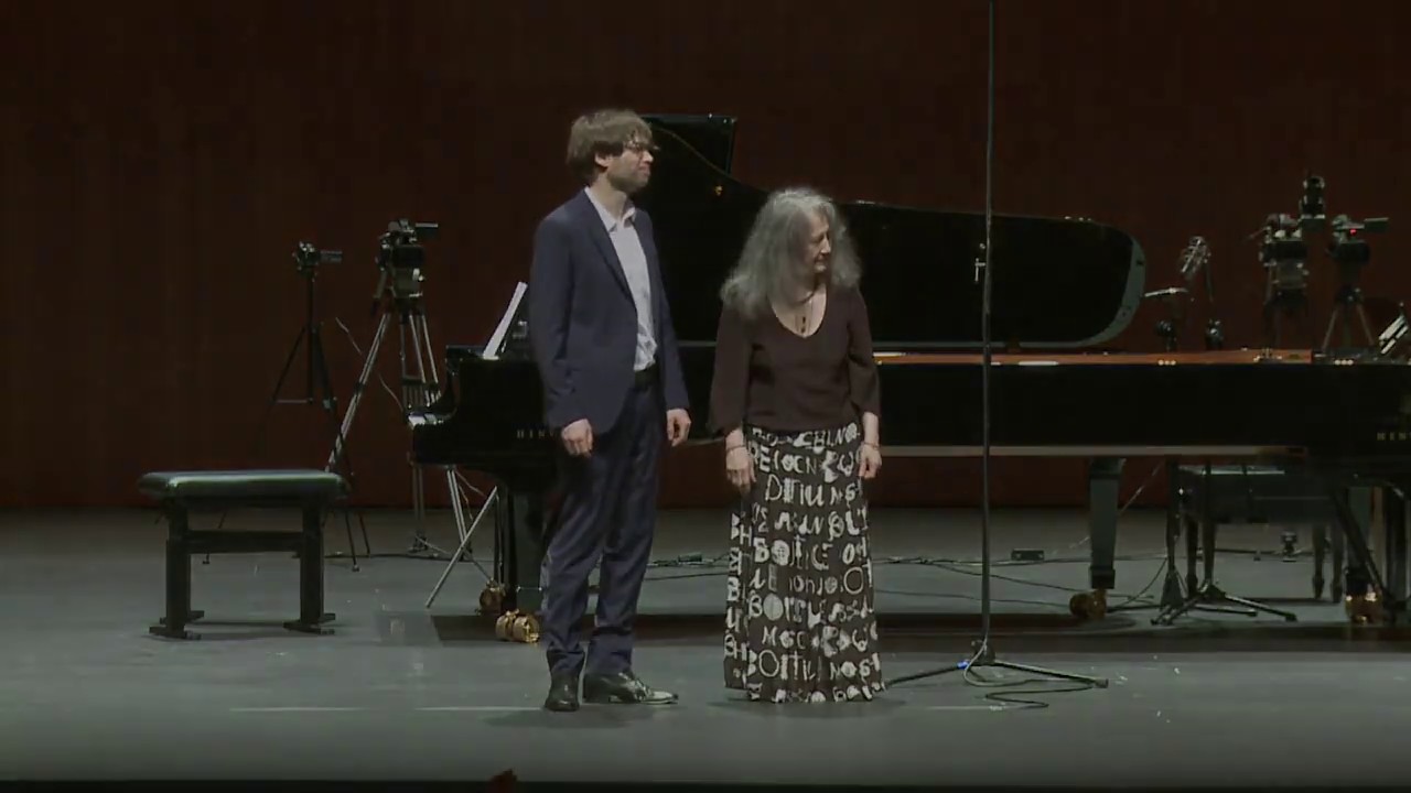 Martha Argerich and Pablo Galdo play Ravel Le jardin féerique