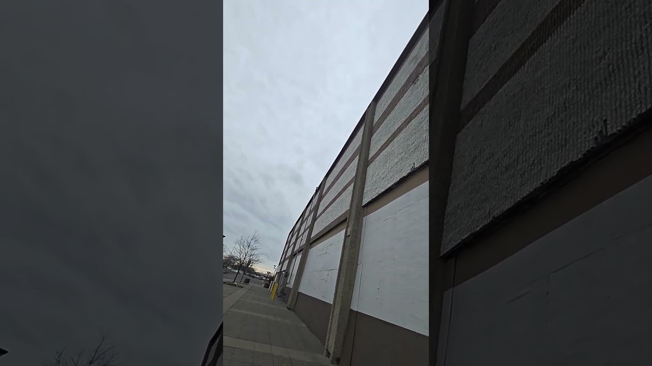 VERY GIANT EXPLORATION! 3rd time visiting the abandoned Sunrise Mall and Revisit of a closing Macy's