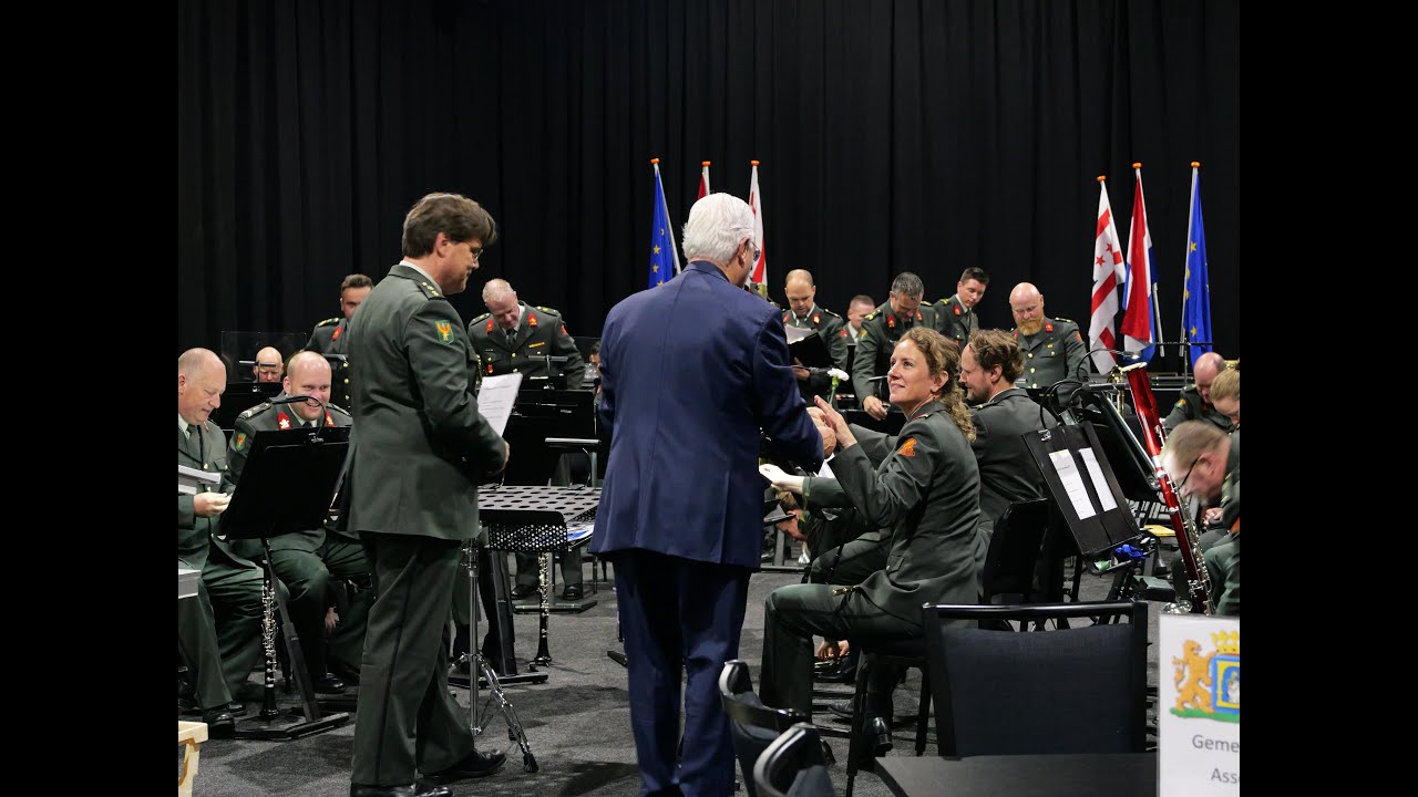 'Under the Banner of Peace' - Drentse Veteranendag Assen - KMKJWF