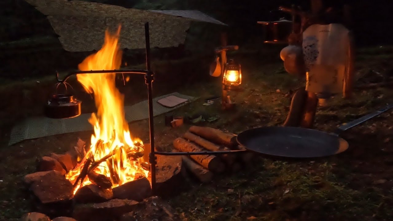 Z patelnią przez las , bushcraft