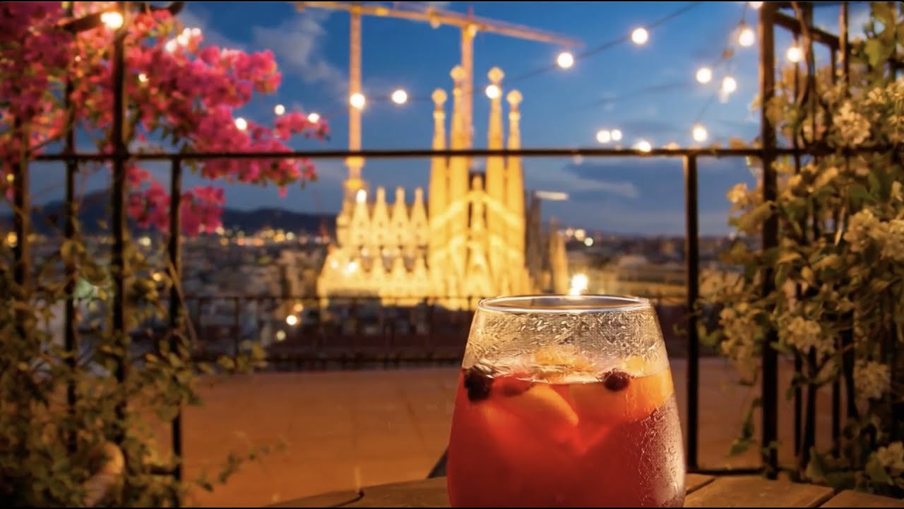 Summer-Evening in Barcelona🥂 Rooftop Sunset with Sagrada Familia & Cozy City Lights