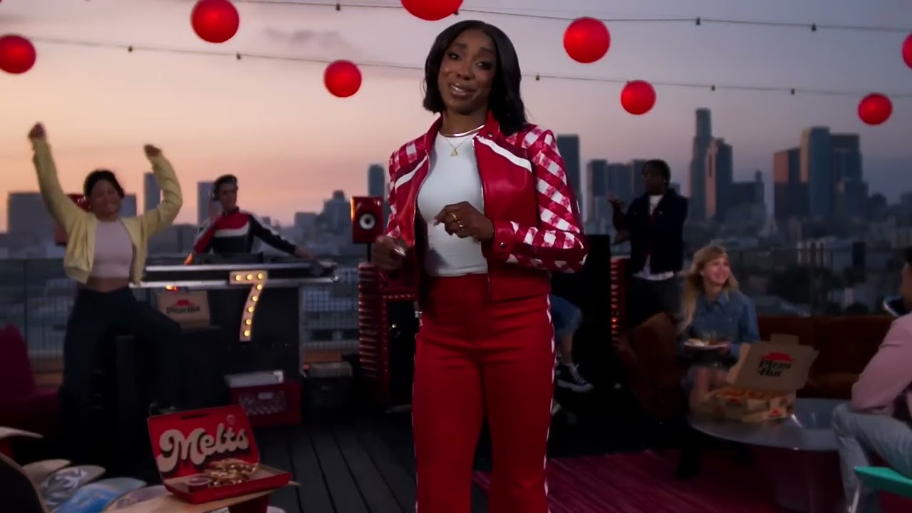 Pizza Hut Commercial 2023 - (USA) &bull; $7 Deal Lovers Meal
