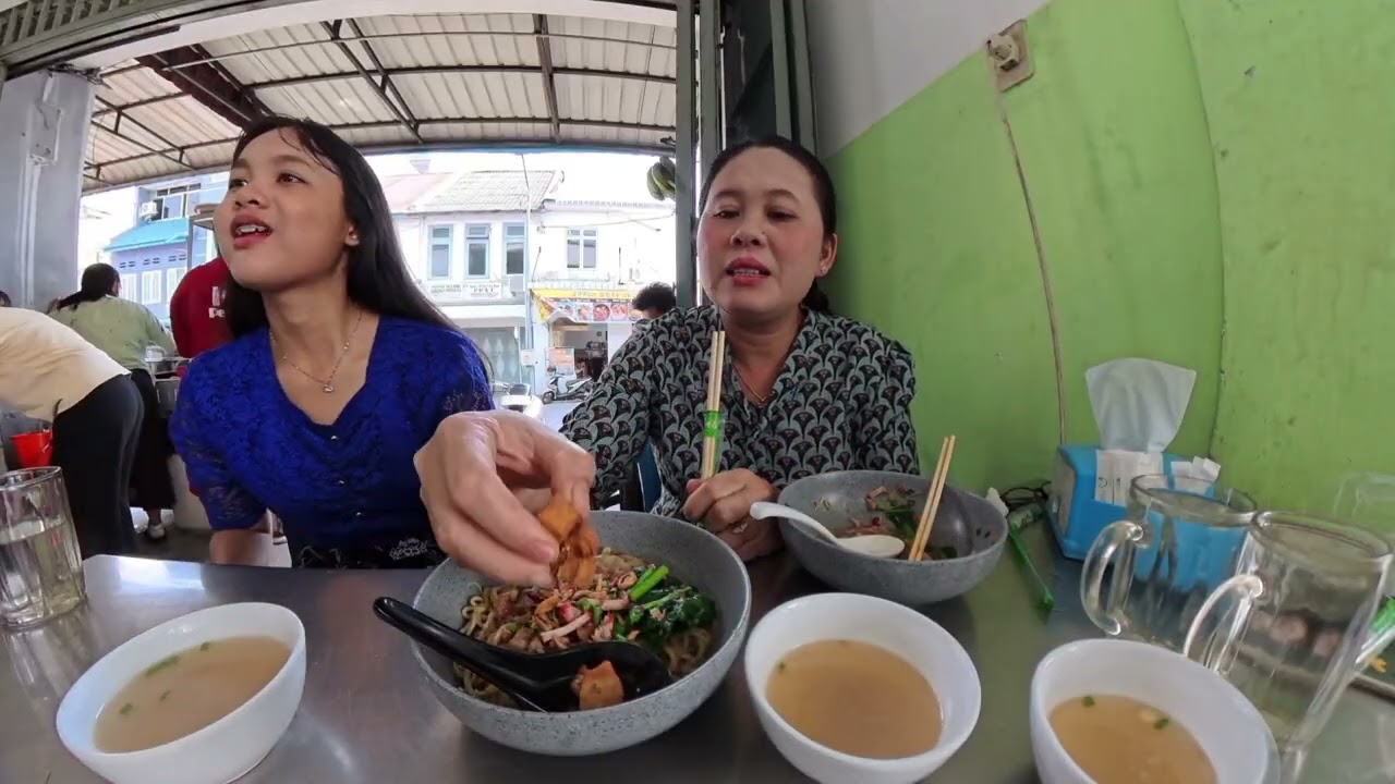 Eat Sun Siantar Wonton Noodles