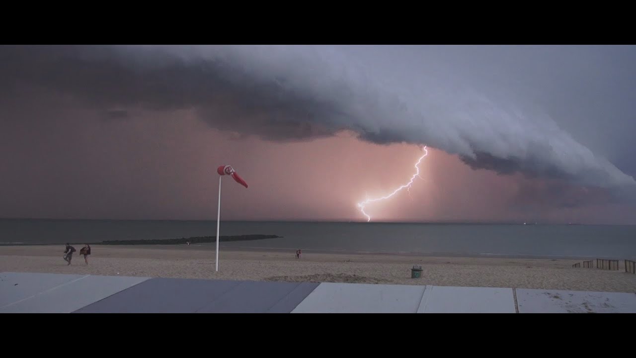 Storm  - Arcus Shelf Cloud over the sea (Belgium)