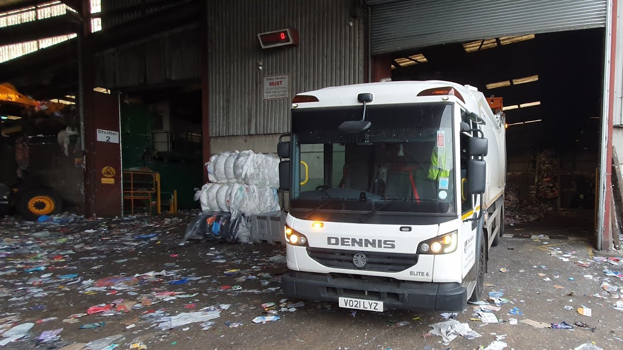 Bin Man/Refuse Collector/HGV/Truck/Lorry Driver POV #12