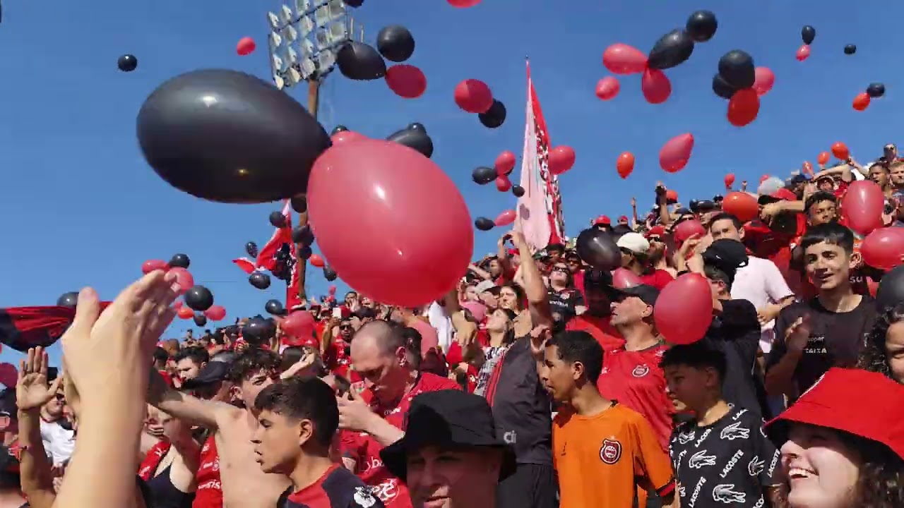 Torcida xavante fazendo a festa 