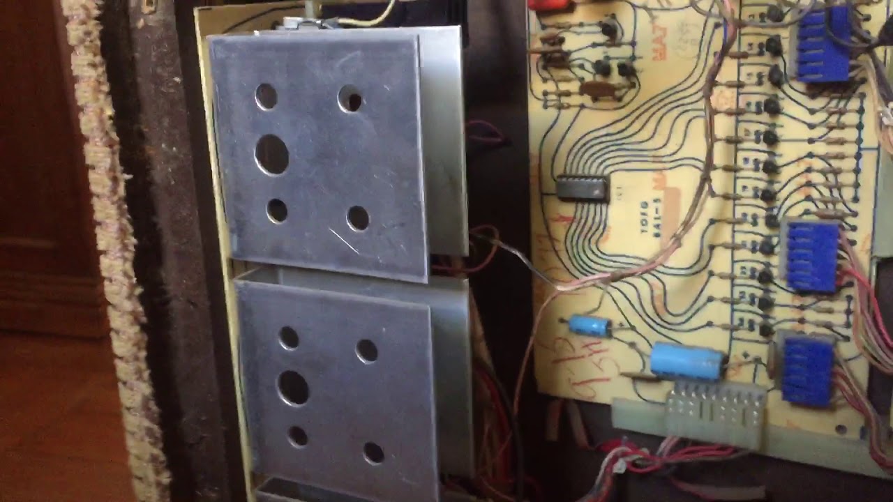 Baldwin 121 Fun Machine por dentro