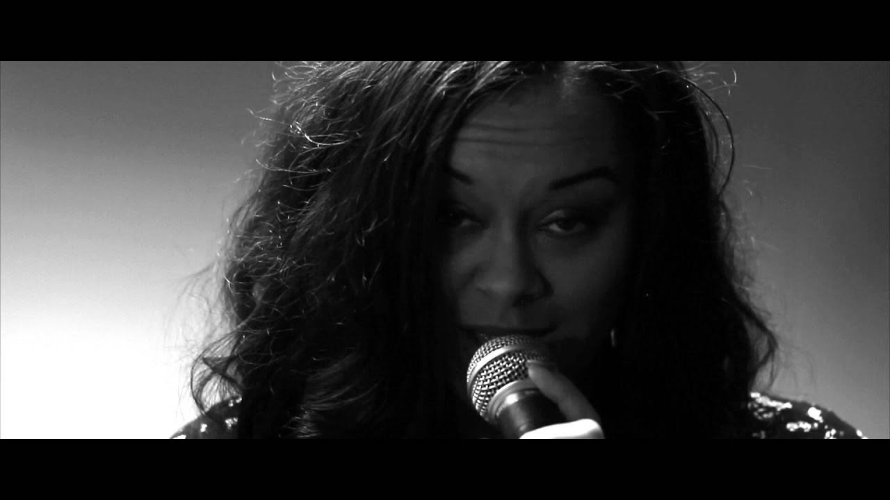 Aleighcia Scott - Hurts So Good