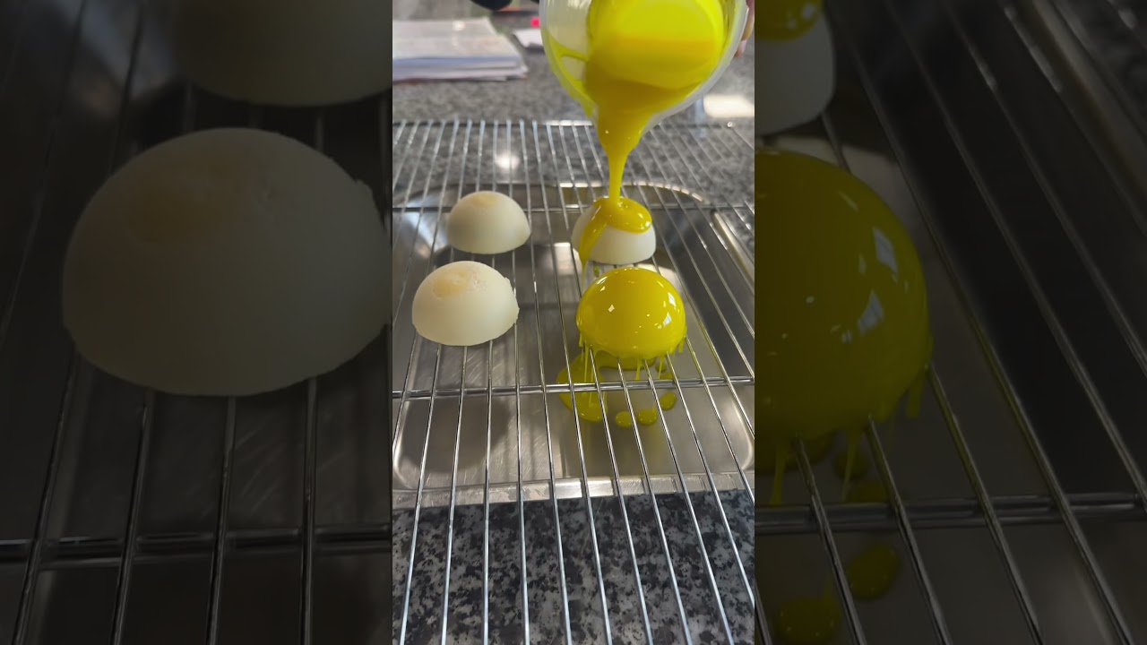 Gla&ccedil;age miroir 🤩#patisserie #foryou #desserts #gla&ccedil;age