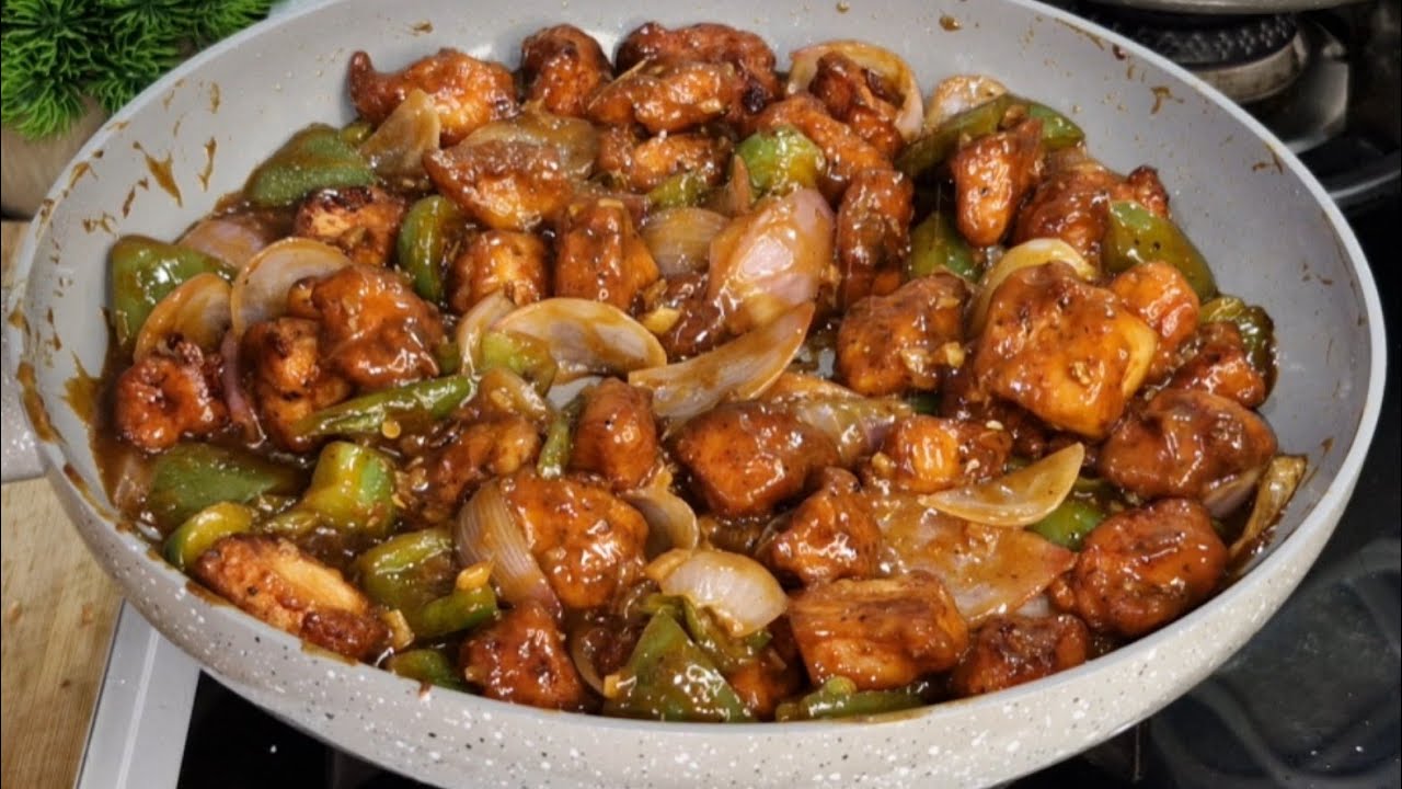 Easy & Quick Chicken Chilli Recipie | चिकन चिली  | Saili's Kitchen