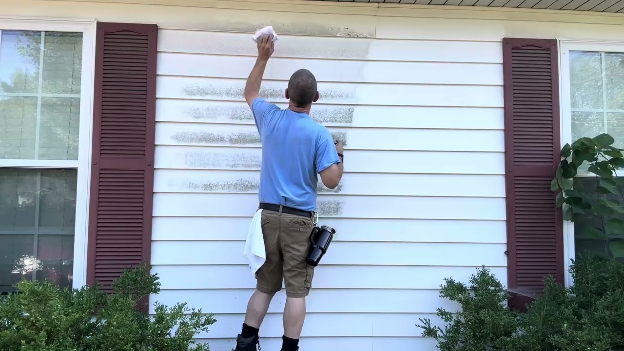 Algae removal on vinyl siding using #1 Cleaner