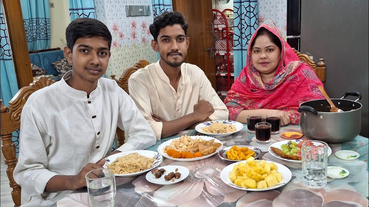 রমজান এর ৩য় জুম্মায় ইফতারিতে চিকেন বিরিয়ানি রান্না করলাম। 