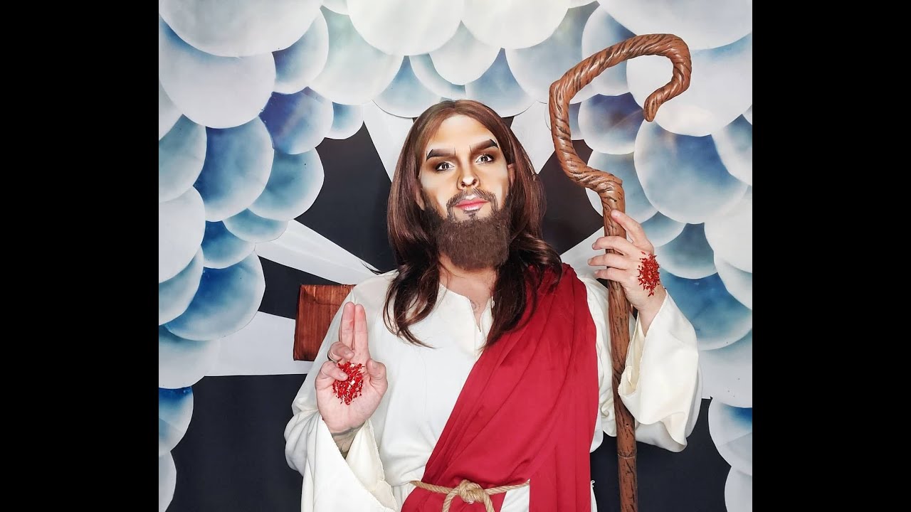 Landon performs his Jesus Mix