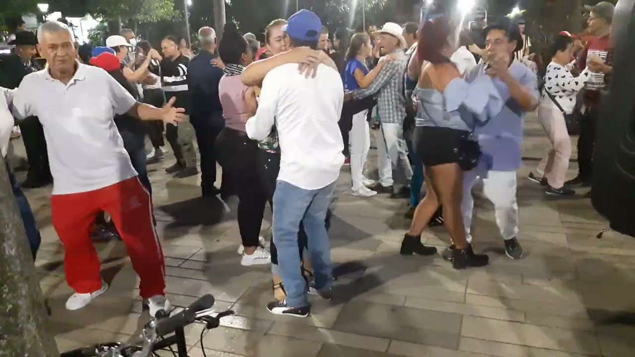 Los integrados parranderos. El bombón . Agosto 13 2022