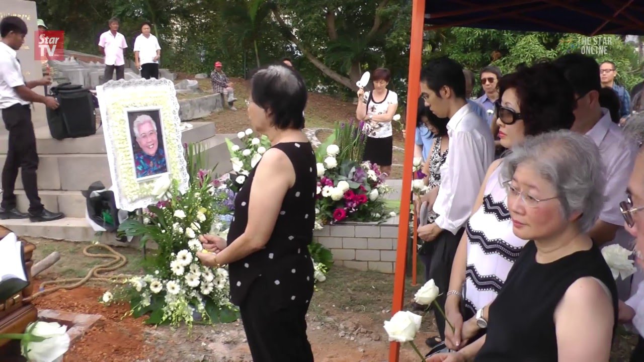 Catherine Lim laid to rest in Malacca