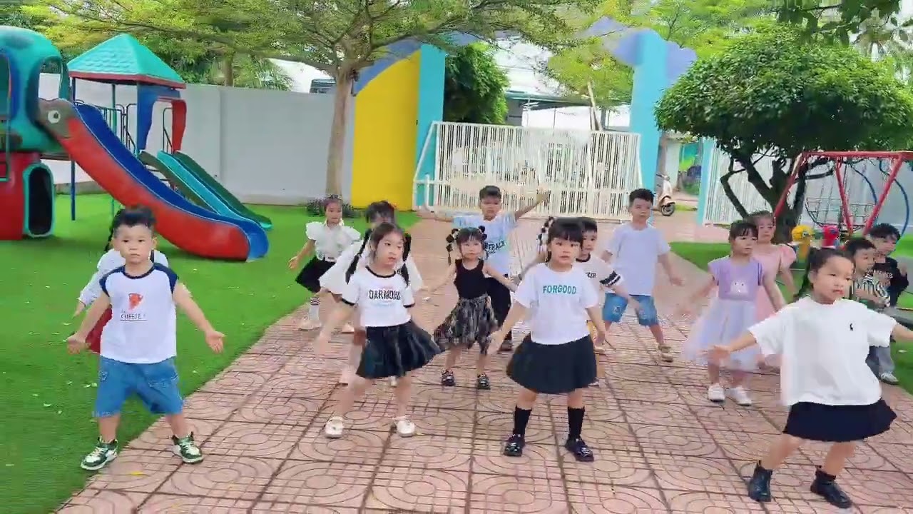 Em yêu trường em | Nhảy hiện đại 4 - 5 tuổi | Kid Dance 