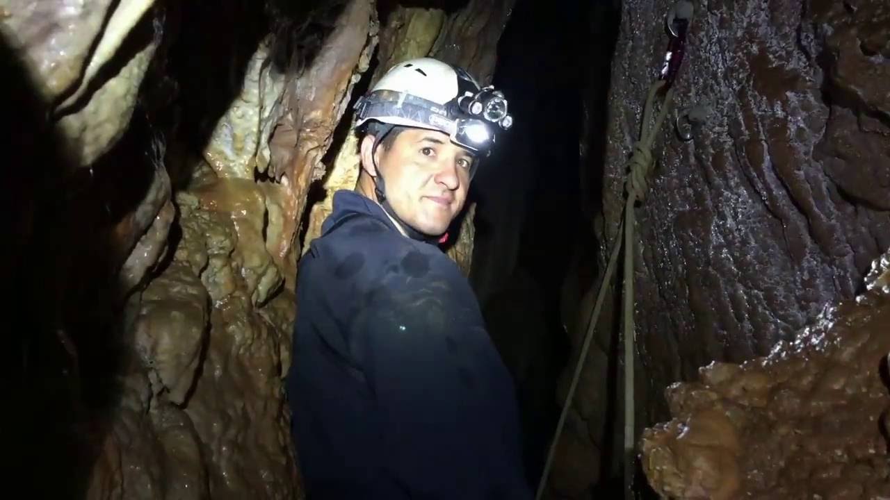 Aventura en Sima Tesoro (Cabra)
