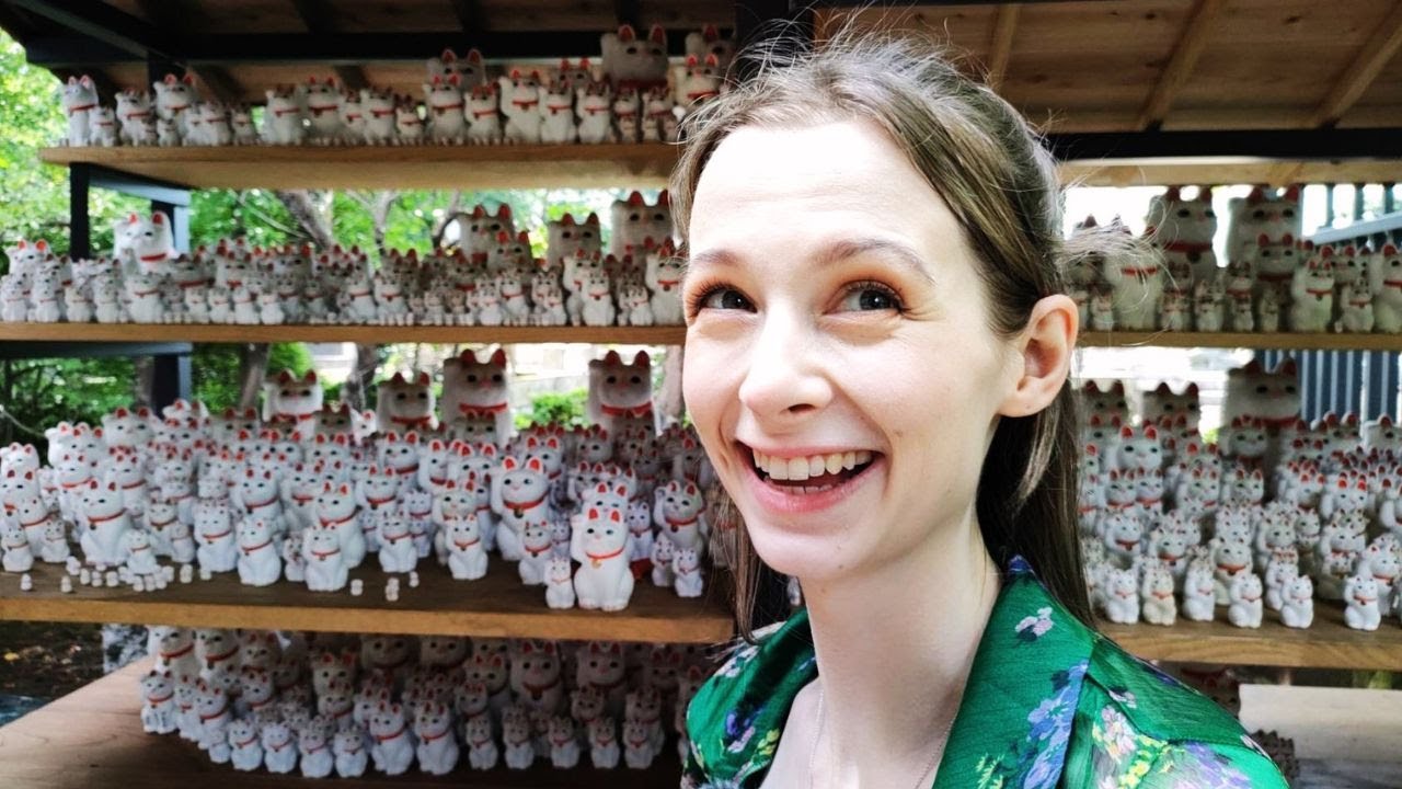 Visiting a Japanese shrine famous for its cats【Japan Life】