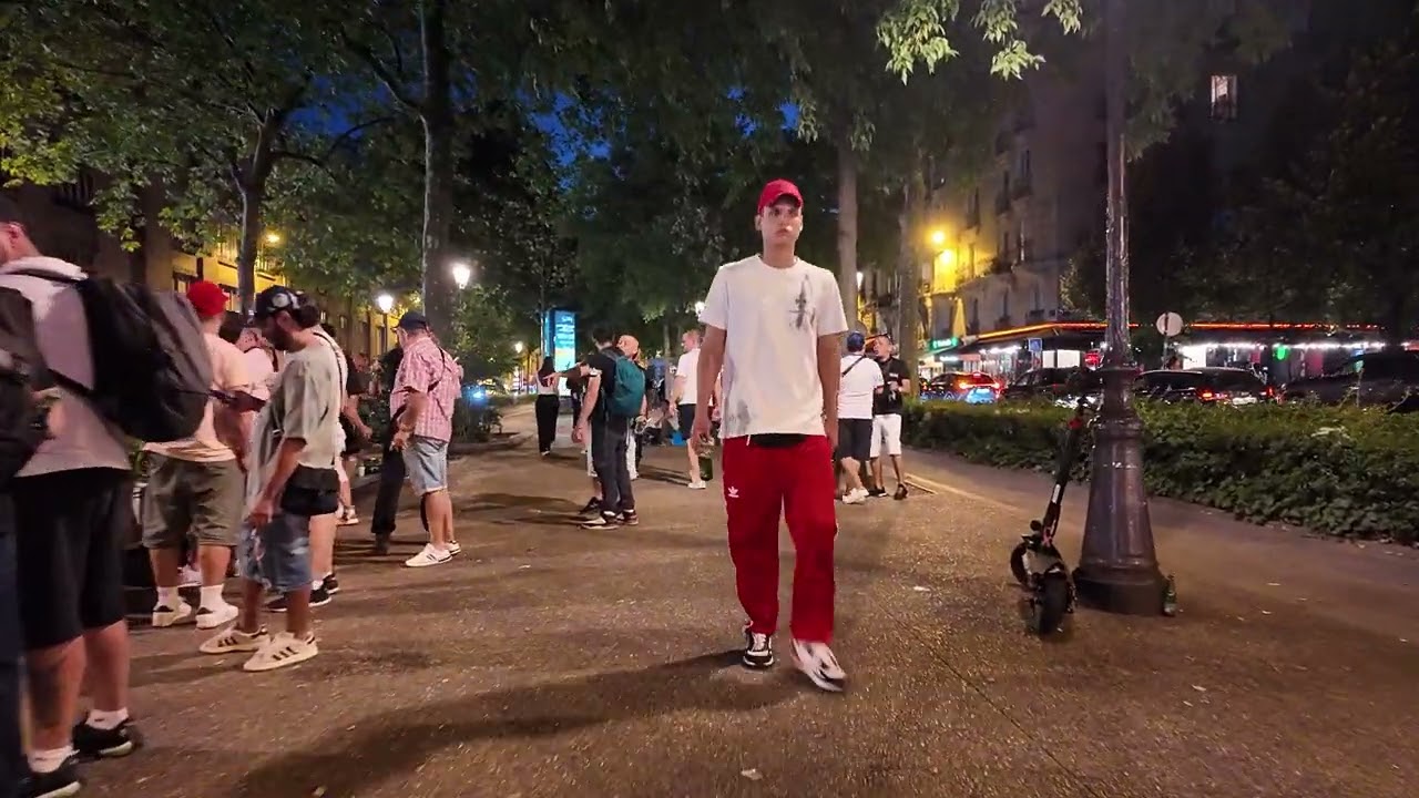 Paris Red Light District Walk 🔥 | Moulin Rouge to Pigalle in 4K