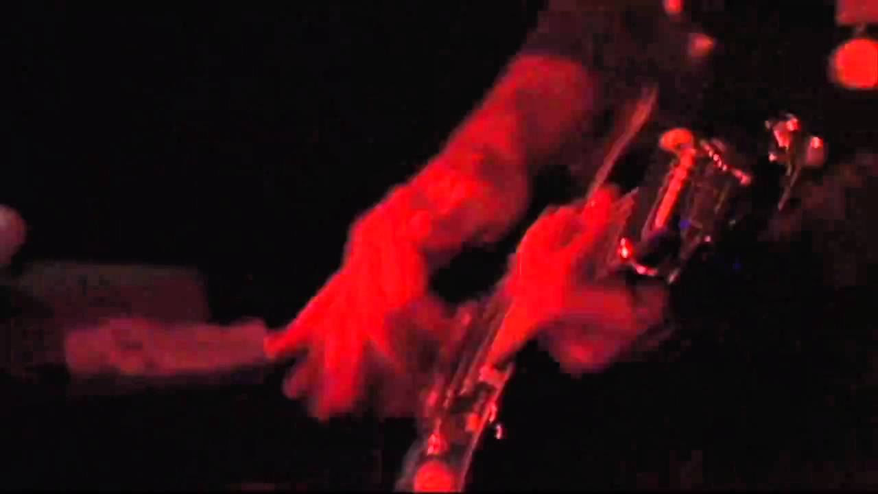 the Kills 'pale blue eyes' live '09. Detroit.   Magic Stick