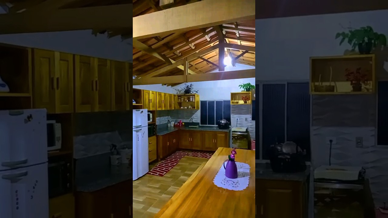 #cozinha #fog&atilde;o #ro&ccedil;a #casa #ro&ccedil;a #lar #fazenda #plantas #armario #mesa #churrasqueira  #vidanaro&ccedil;a