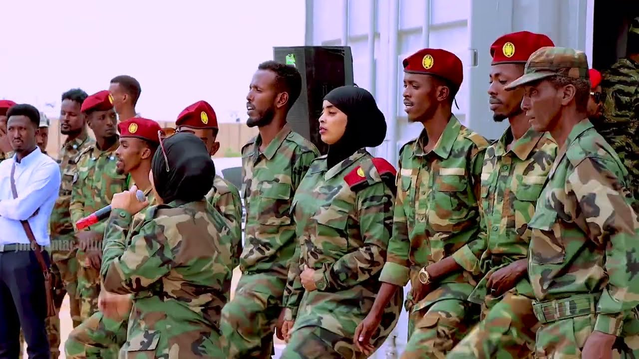 Hees ciidan & Madaxweyne qoor qoor oo  tababar usoo xiray  ciidanka galeyr ee daraawiishta Galmudug 