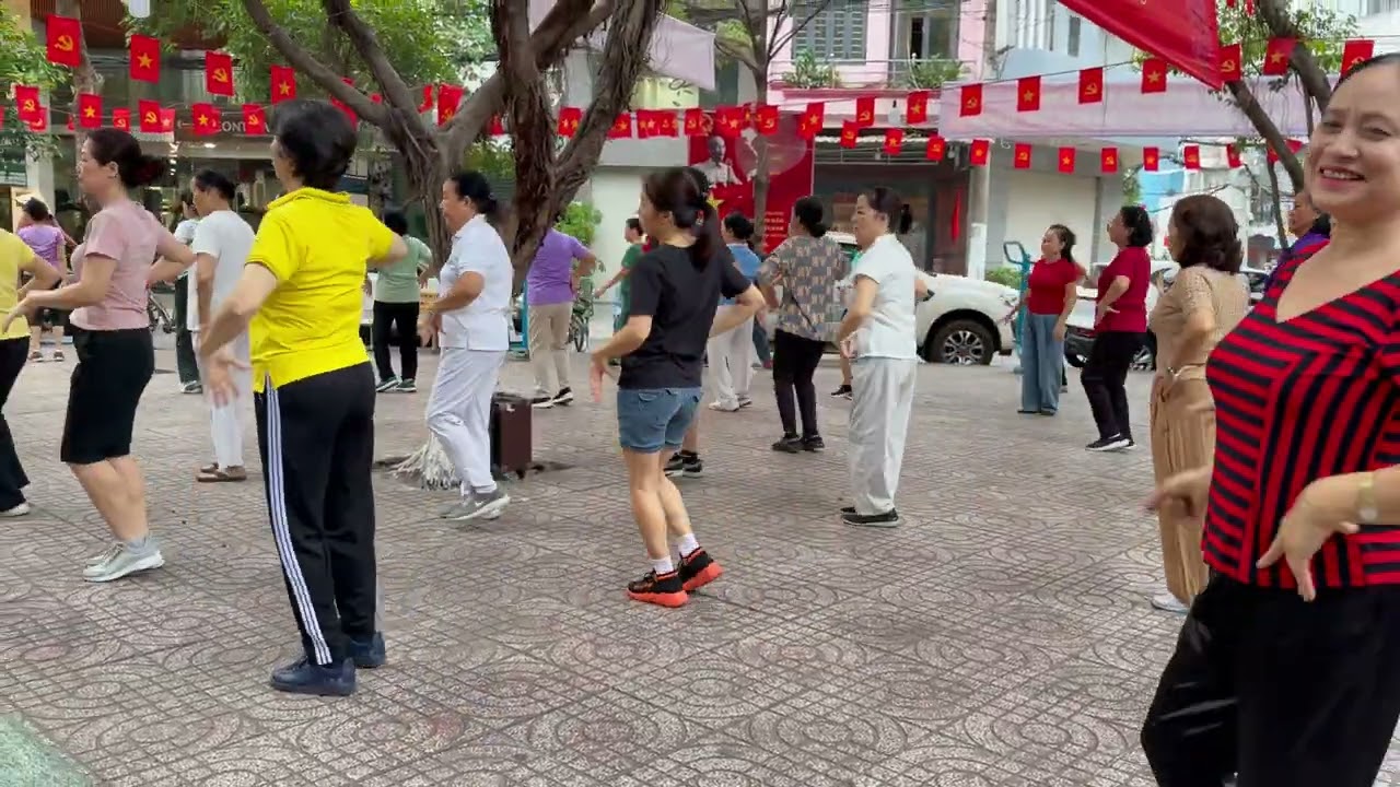 Sáng tập thể dục dân vũ