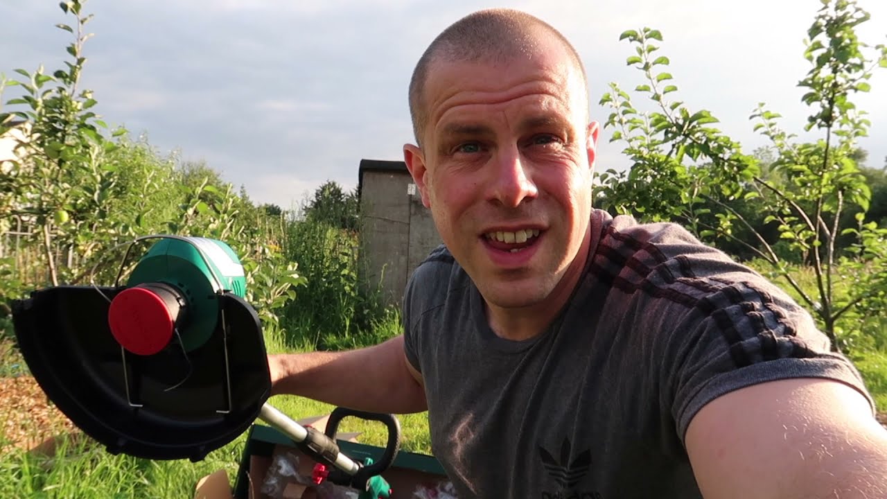 Обзор триммера Bosch 36 В. Аккумуляторный триммер против Barry's Allotment.