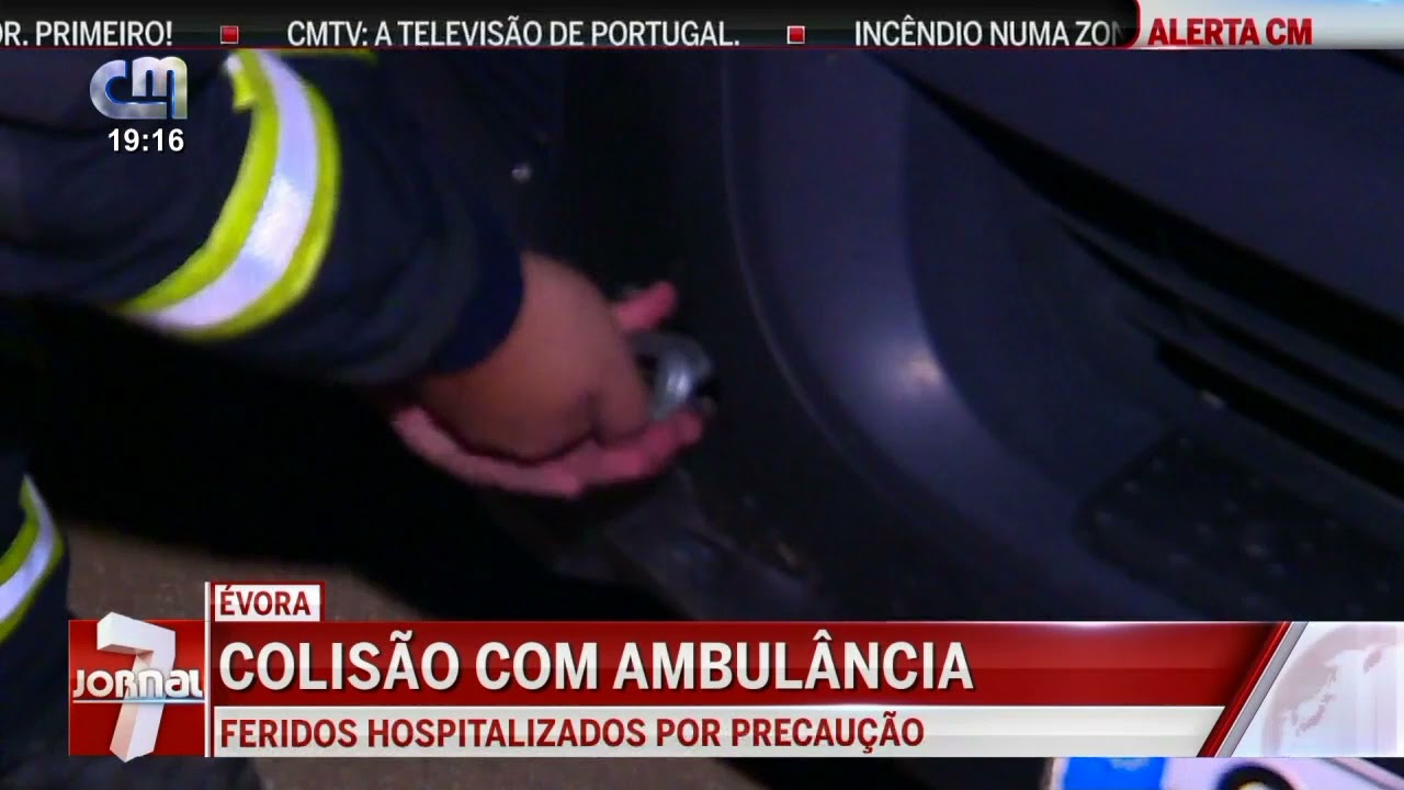 13.10.2021 - Ambulância do INEM sofre aparatoso acidente em Évora