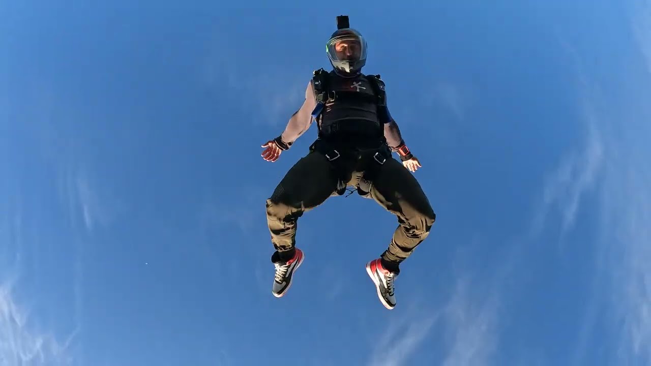 Skydiving Jump - Tracking with Petrillo - 182&deg; jump